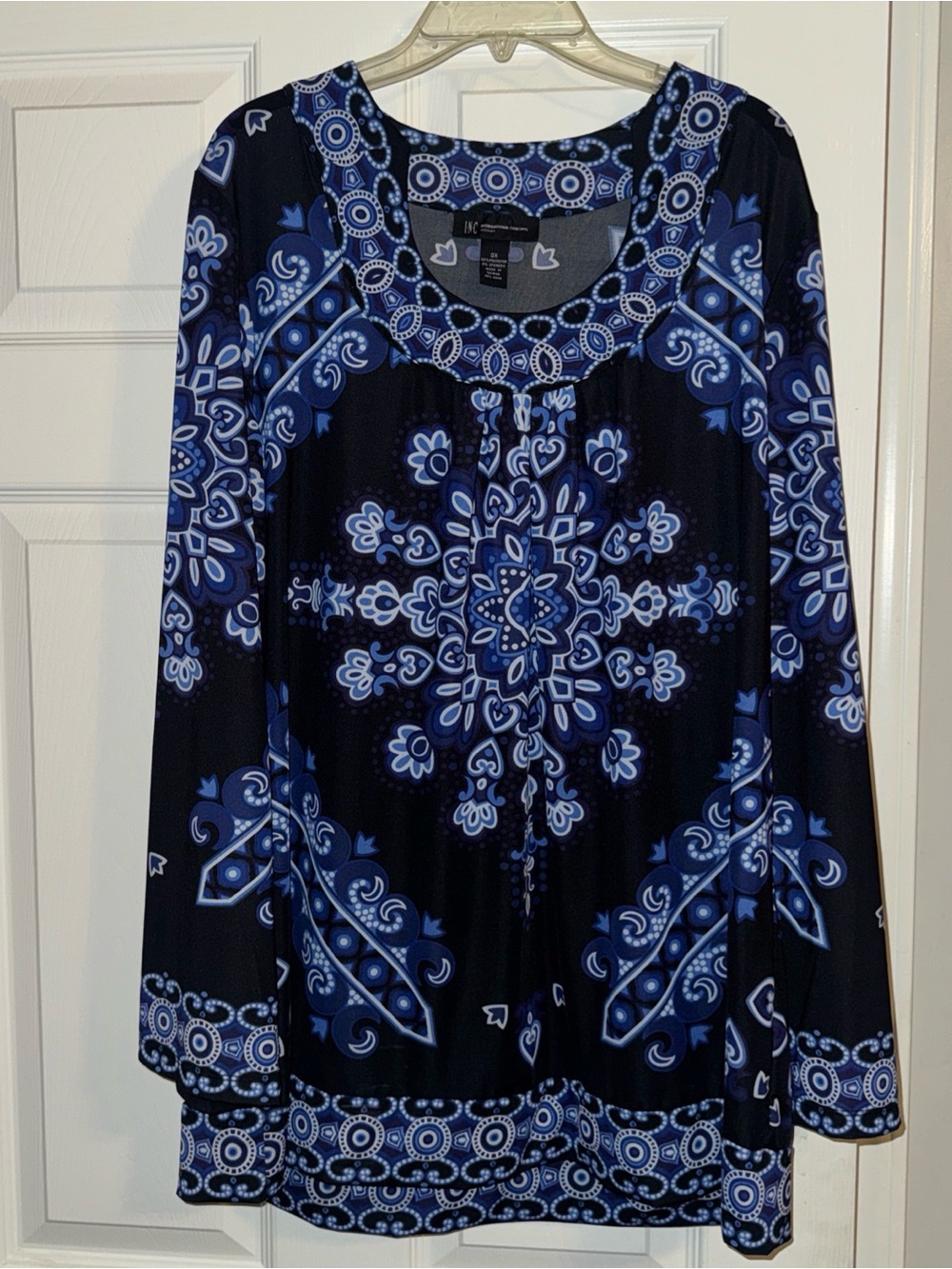 INC International Concepts Black and Blue Medallion-Print Long Sleeve Top